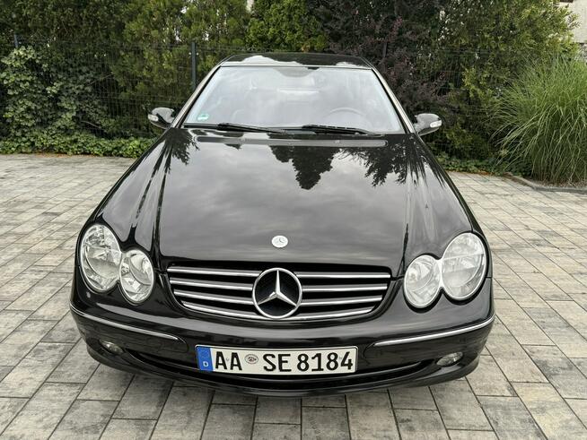 Mercedes CLK 200 czarna na czarnych felgach