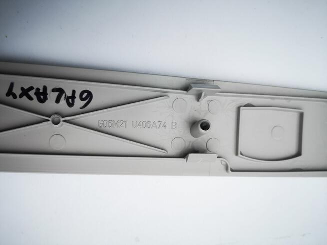 Zatyczka prawej listwy wykończenia boku dachu Galaxy S-max