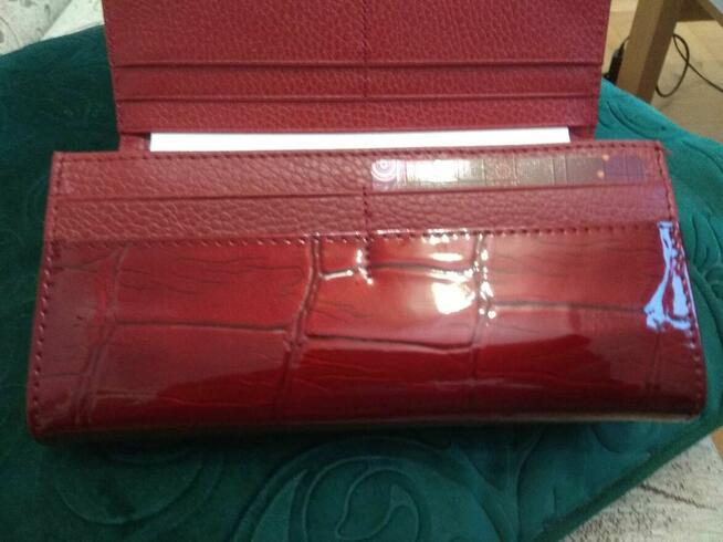 Portfel damski skórzany w kolorze bordo