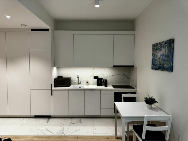 Komfortowe 2 pokoje Towarowa Towers przy Skyliner&HUB