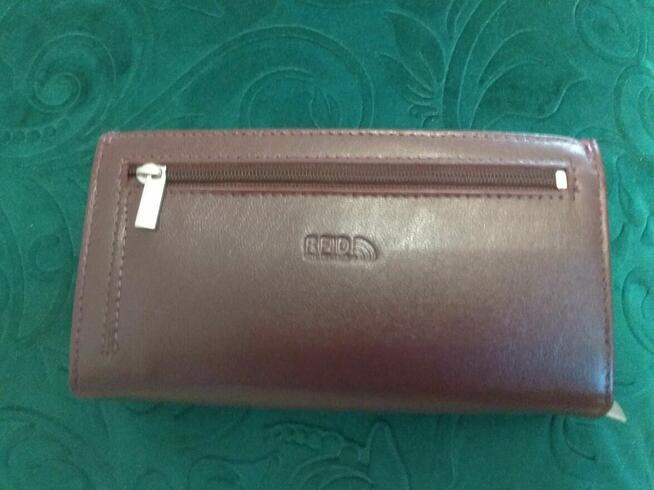 Duży portfel damski skórzany w klasycznym stylu