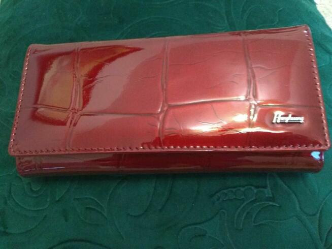 Portfel damski skórzany w kolorze bordo