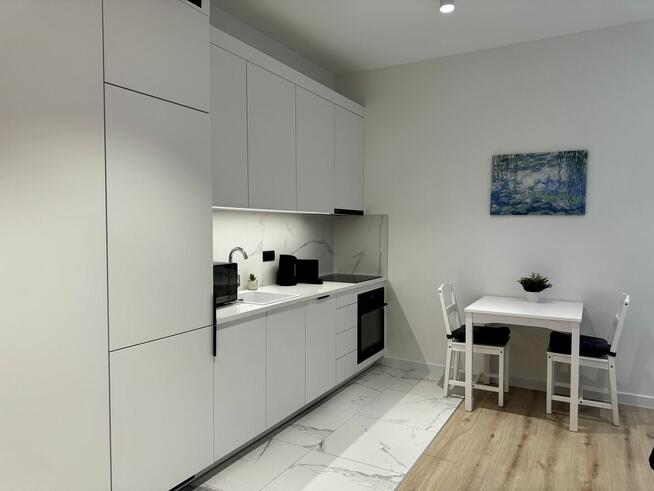 Komfortowe 2 pokoje Towarowa Towers przy Skyliner&HUB