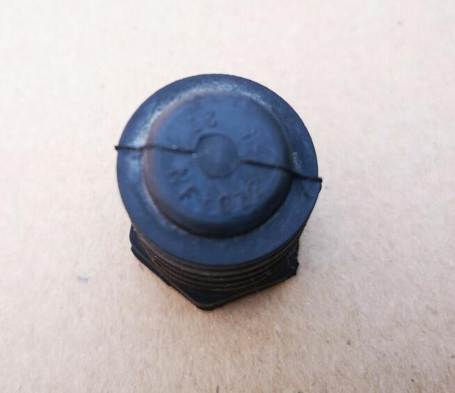 Odbój tylnej klapy bagażnika Mitsubishi ASX 10-21 MB926555