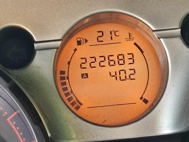 sprzedam nissan qashqai 2.0 diesel