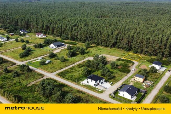 Uzbrojona działka pod lasem pod Kołobrzegiem