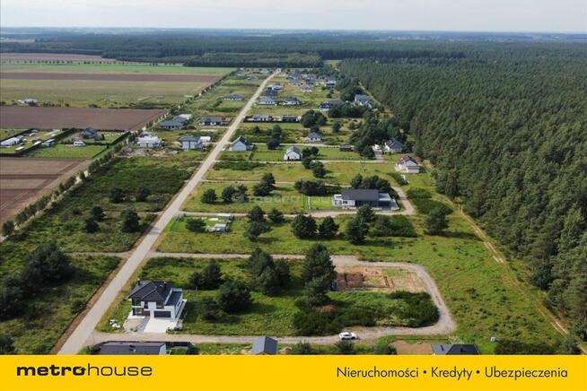 Uzbrojona działka pod lasem pod Kołobrzegiem