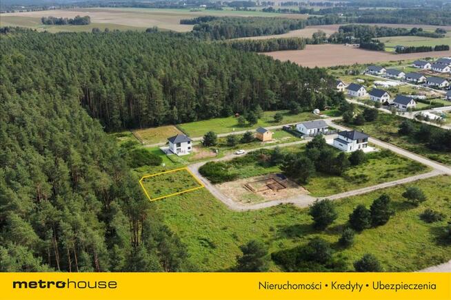 Uzbrojona działka pod lasem pod Kołobrzegiem