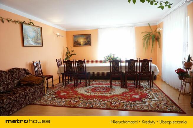 Zadbane siedlisko w pięknej i cichej okolicy.