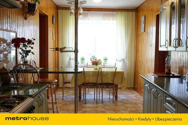 Zadbane siedlisko w pięknej i cichej okolicy.