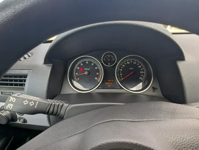 Opel Astra 1.4 benzyna moc 90 KM/bezwypadkowy/zarejestrowany