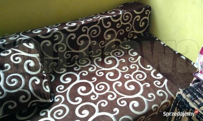 sofa łóżko rozkładane z miejscem na pościel + poduszki