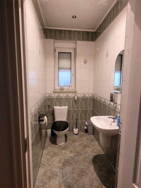 Na sprzedaż dom wolnostojący z ogrodem, dużą działką