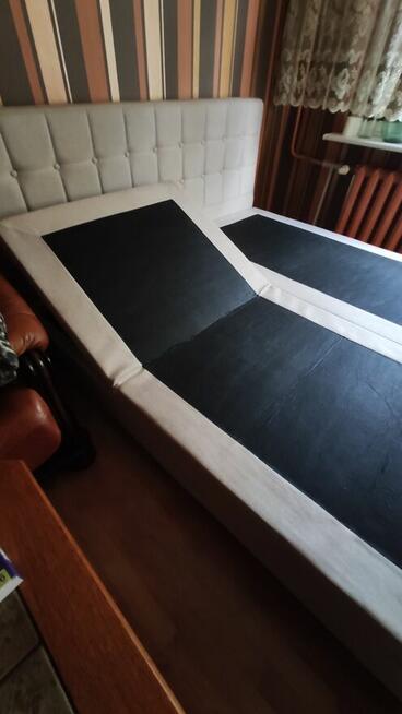 Elektrycznie regulowane łóżko z dwoma praktycznymi pilotami