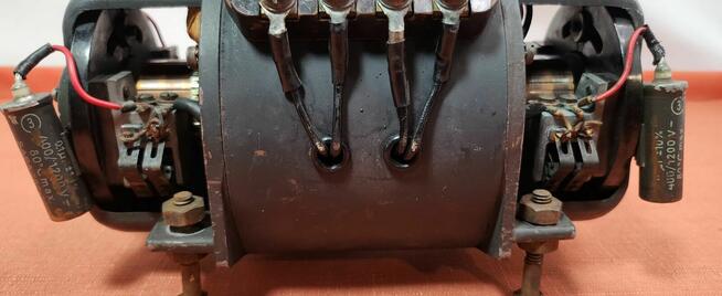 Zabytkowa przetwornica napięcia