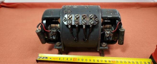 Zabytkowa przetwornica napięcia