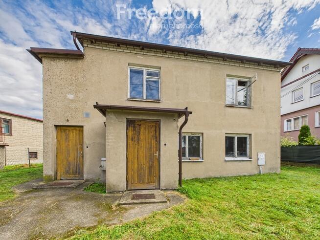 Dom w Olsztynku z budynkiem gospodarczym