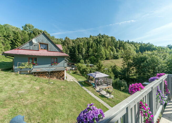 Działka z dwoma domami 680 m n.p.m