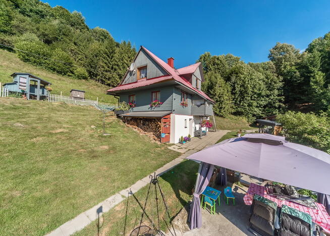 Działka z dwoma domami 680 m n.p.m