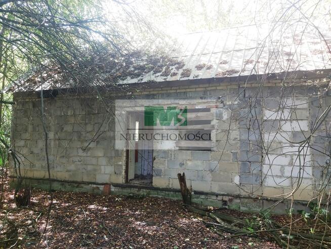 DO SPRZEDAŻY DZIAŁKA Z ZABUDOWANIAMI W CHODACZOWIE