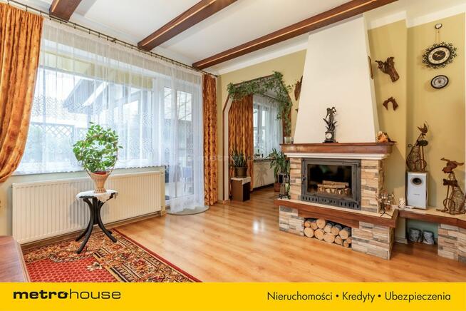 Wygodny dom położony w malowniczej, cichej okolicy