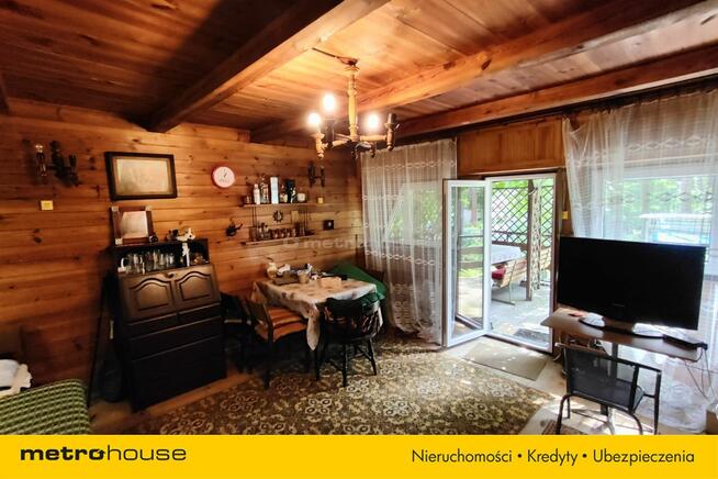 Dom w Sokolnikach, las i śpiew ptaków