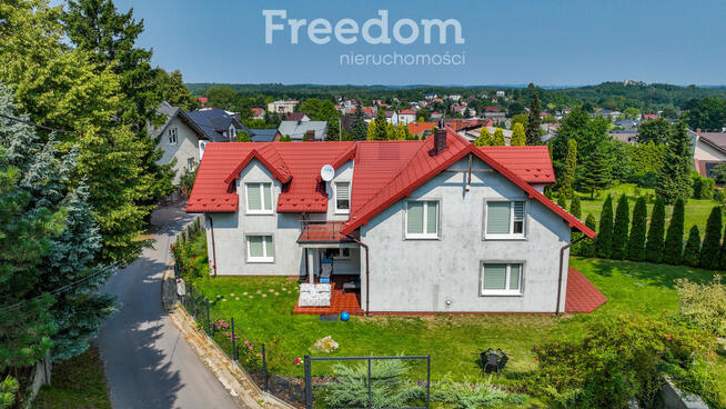 Uroczy dom z widokiem na zamek