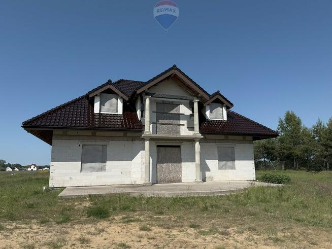 Dom z dużą działką na sprzedaż w Charzynie