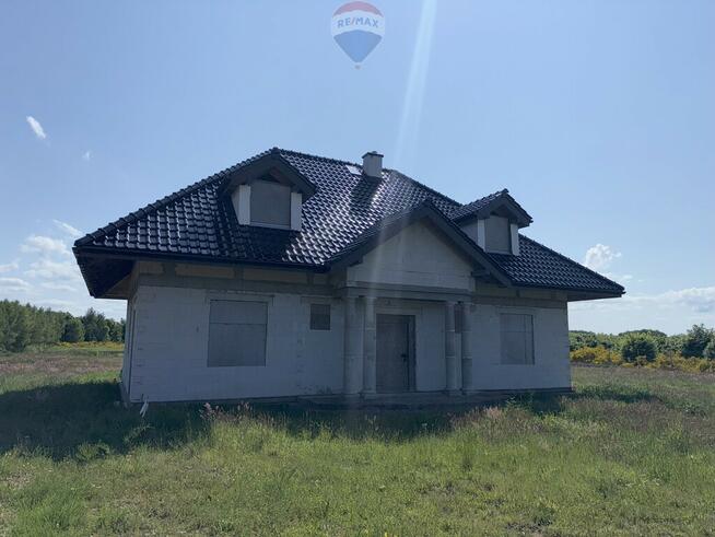 Dom z dużą działką na sprzedaż w Charzynie