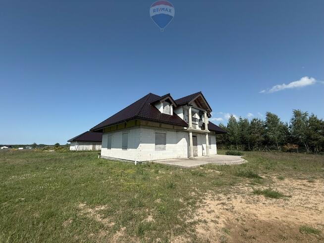 Dom z dużą działką na sprzedaż w Charzynie