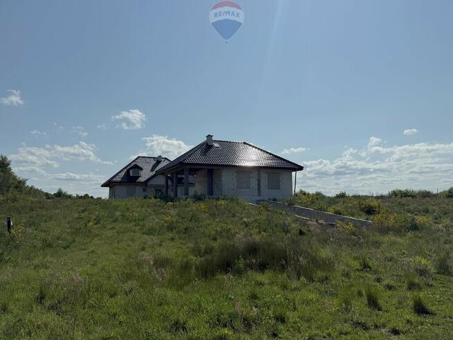 Dom z dużą działką na sprzedaż w Charzynie