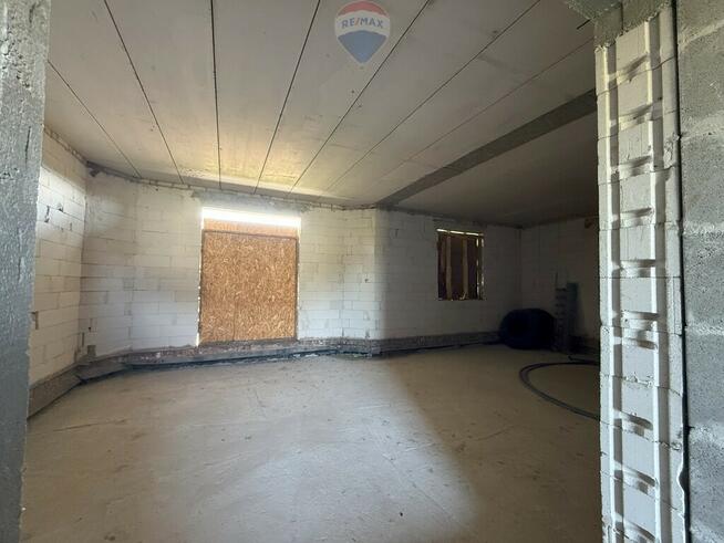 Dom z dużą działką na sprzedaż w Charzynie