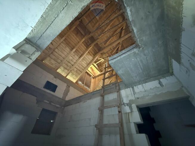 Dom z dużą działką na sprzedaż w Charzynie