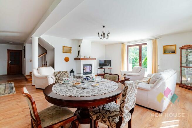 Dom na wzniesieniu z tarasem, działka 5882 m2