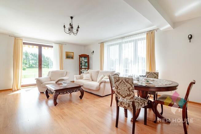 Dom na wzniesieniu z tarasem, działka 5882 m2