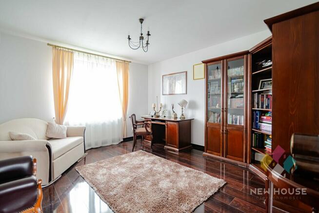 Dom na wzniesieniu z tarasem, działka 5882 m2