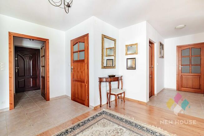 Dom na wzniesieniu z tarasem, działka 5882 m2