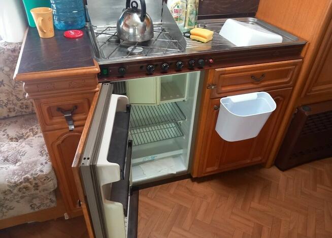 PRZYCZEPA KEMPINGOWA