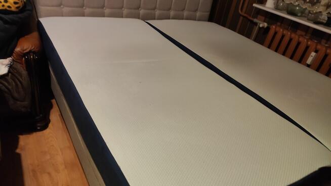 Elektrycznie regulowane łóżko z dwoma praktycznymi pilotami