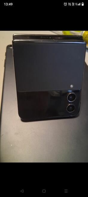 Samsung Galaxy Z Flip4