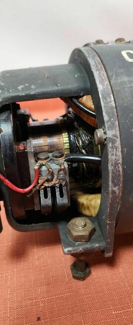 Zabytkowa przetwornica napięcia