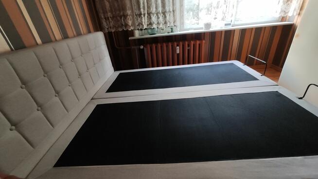 Elektrycznie regulowane łóżko z dwoma praktycznymi pilotami