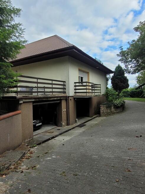 Na sprzedaż dom wolnostojący z ogrodem, dużą działką