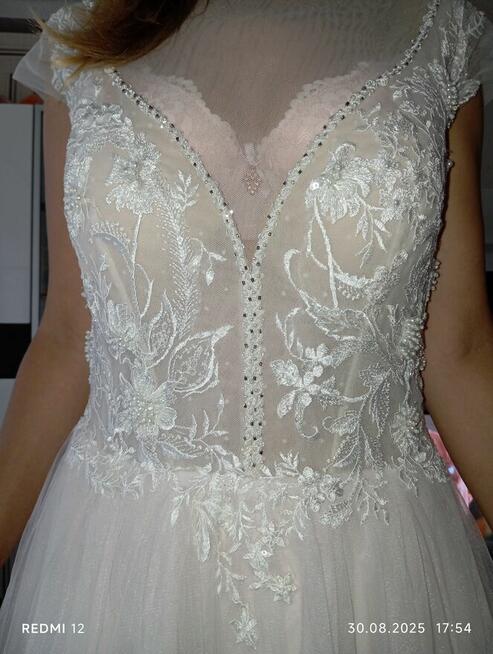 Suknia ślubna nowa z metką