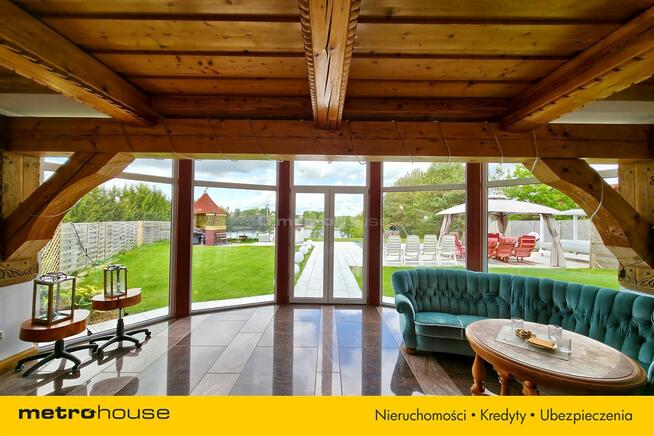 * Luksusowy dom z basenem nad jeziorem 1,11 ha *