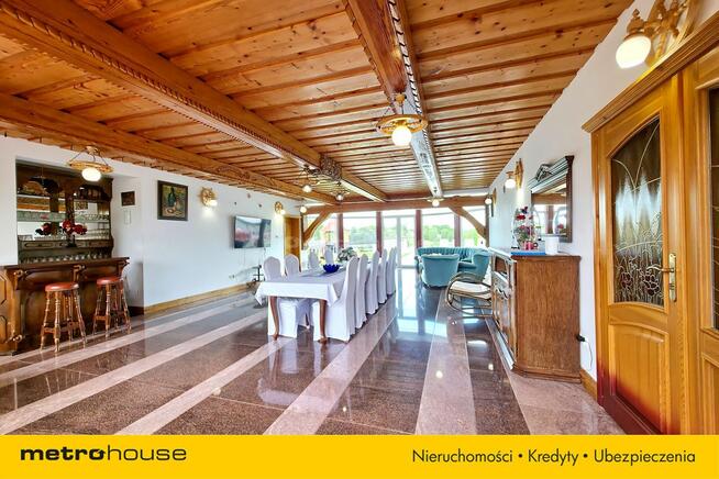 * Luksusowy dom z basenem nad jeziorem 1,11 ha *