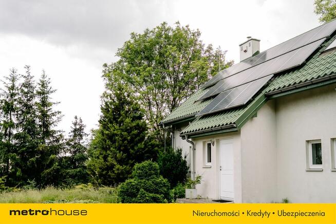 Urokliwa posiadłość z pięknym widokiem i basenem.