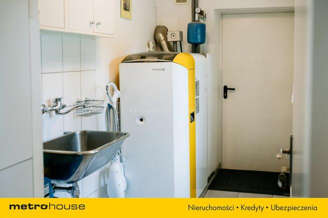 Urokliwa posiadłość z pięknym widokiem i basenem.