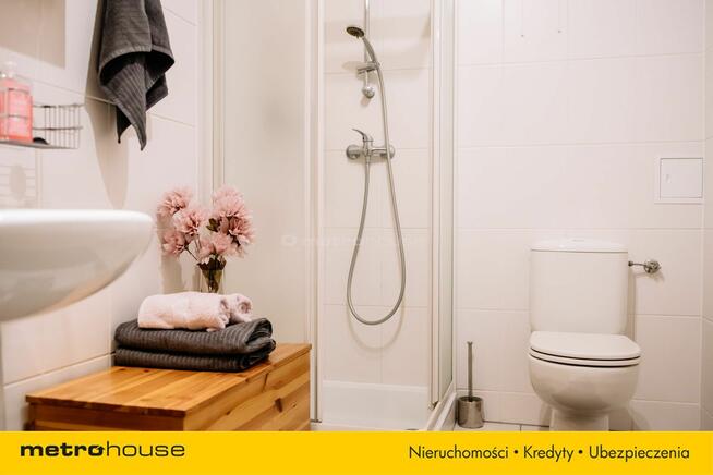 Urokliwa posiadłość z pięknym widokiem i basenem.