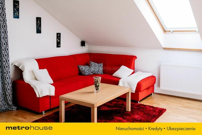 Urokliwa posiadłość z pięknym widokiem i basenem.